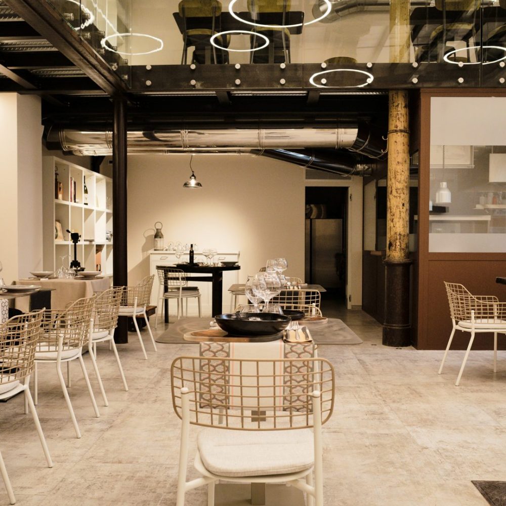 Sala del Ristorante Pressafuoco a Imperia - ambiente caldo e accogliente